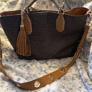 Michael Kors Large Signature Brooklyn Bag